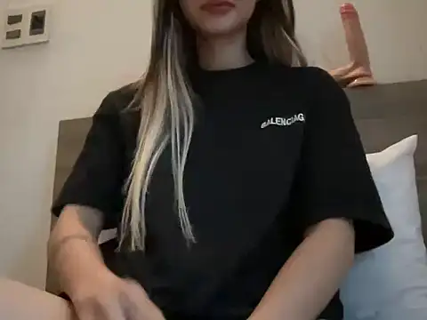 Snapshot of Min_sara69 chatting on October 16, 2025, 9:17 am Min sara69 online show from October 16, 2025, 9:17 am