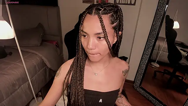 Snapshot of Nati____ chatting on September 17, 2025, 4:36 am Nati online show from September 17, 2025, 4:36 am