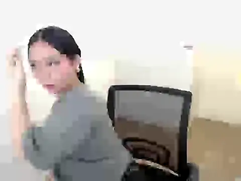 Snapshot of holly_tabby chatting on October 17, 2025, 7:04 pm holly tabby online show from October 17, 2025, 7:04 pm