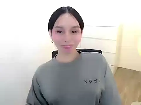 Snapshot of holly_tabby chatting on September 19, 2025, 8:24 pm holly tabby online show from September 19, 2025, 8:24 pm