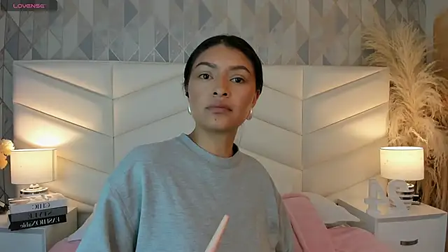 Snapshot of victoria___jonnes chatting on September 18, 2025, 12:41 pm victoria jonnes online show from September 18, 2025, 12:41 pm