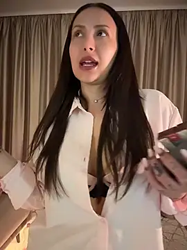 ArianaaSwift online show from May 29, 2026, 8:48 pm