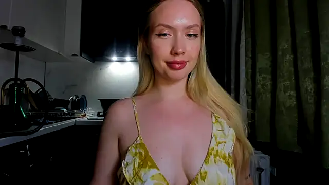 Snapshot of NicoleRiccii chatting on September 17, 2025, 8:44 pm NicoleRiccii online show from September 17, 2025, 8:44 pm