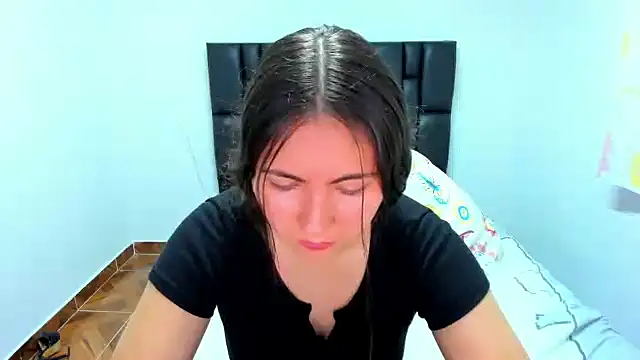 Snapshot of Thompson_Ema chatting on September 24, 2025, 4:35 pm Thompson Ema online show from September 24, 2025, 4:35 pm