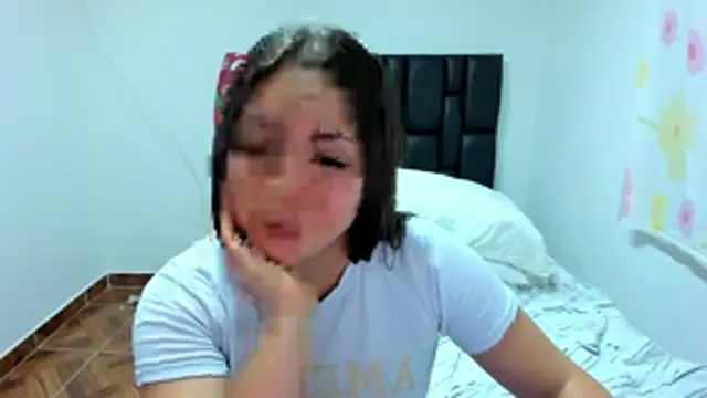 Snapshot of Thompson_Ema chatting on November 14, 2025, 9:40 pm Thompson Ema online show from November 14, 2025, 9:40 pm