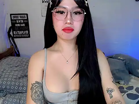 Snapshot of sweetshy69 chatting on October 12, 2025, 5:31 am sweetshy69 online show from October 12, 2025, 5:31 am