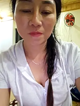 babychill09 online show from October 3, 2025, 12:50 pm