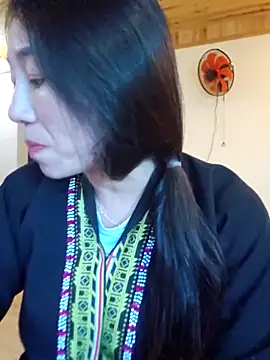 babychill09 online show from October 5, 2025, 8:49 am