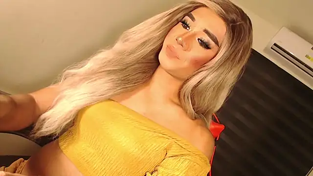 SissifyMeNow online show from October 13, 2025, 7:37 pm