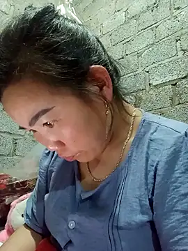 jienrrr online show from October 22, 2025, 1:10 pm