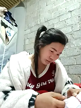 jienrrr online show from October 13, 2025, 11:27 pm