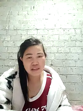 jienrrr online show from October 15, 2025, 11:40 am