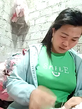 jienrrr online show from October 27, 2025, 2:07 pm