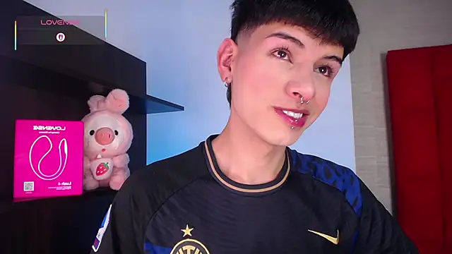 Ezra Storm online show from December 23, 2025, 5:51 am