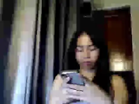 Snapshot of candycrushyyy chatting on October 9, 2025, 7:03 pm candycrushyyy online show from October 9, 2025, 7:03 pm