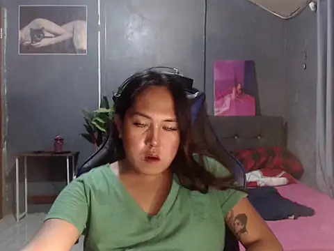 urtranspinay online show from April 14, 2026, 4:34 pm