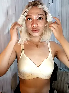 Snapshot of Lovely_Daugs chatting on February 8, 2026, 10:51 pm Lovely Daugs online show from February 8, 2026, 10:51 pm