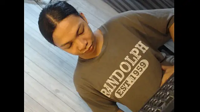 Snapshot of Lovely_Daugs chatting on January 9, 2026, 5:14 am Lovely Daugs online show from January 9, 2026, 5:14 am