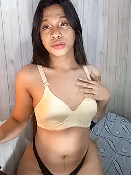 Snapshot of Lovely_Daugs chatting on February 3, 2026, 8:25 pm Lovely Daugs online show from February 3, 2026, 8:25 pm