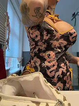 Snapshot of Jasmina-Joy chatting on February 9, 2026, 9:29 am Jasmina-Joy online show from February 9, 2026, 9:29 am