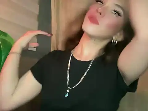 Snapshot of Misselliefayexxx chatting on February 1, 2026, 2:43 am Misselliefayexxx online show from February 1, 2026, 2:43 am