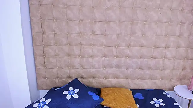 Snapshot of MiiaSmith__ chatting on September 10, 2025, 8:41 pm MiiaSmith online show from September 10, 2025, 8:41 pm