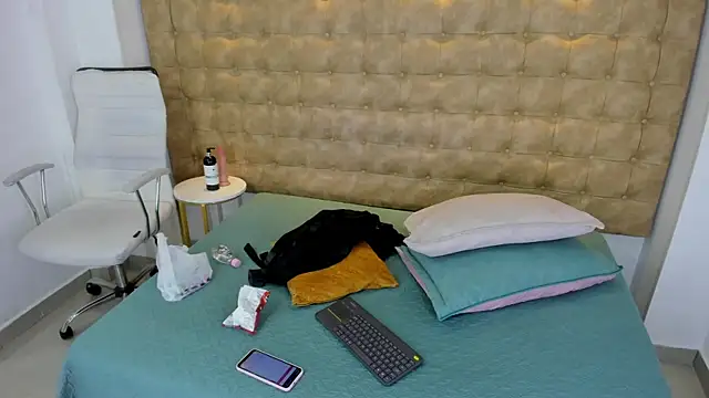 Snapshot of MiiaSmith__ chatting on September 8, 2025, 8:08 pm MiiaSmith online show from September 8, 2025, 8:08 pm