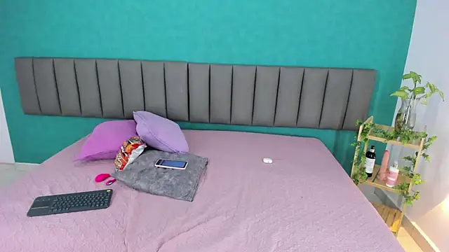 MiiaSmith   online show from October 12, 2025, 9:49 pm