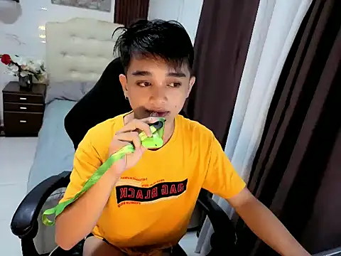 Snapshot of sexysam14 chatting on October 28, 2025, 6:23 am sexysam14 online show from October 28, 2025, 6:23 am