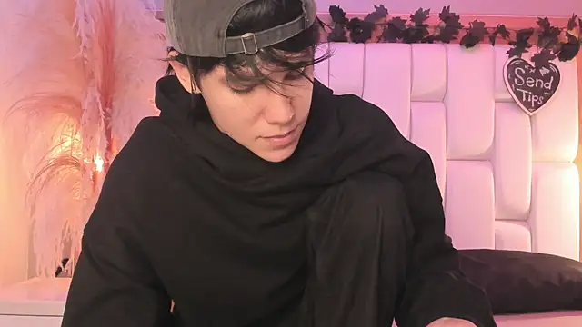 Daphne And Roger online show from April 4, 2026, 11:06 am