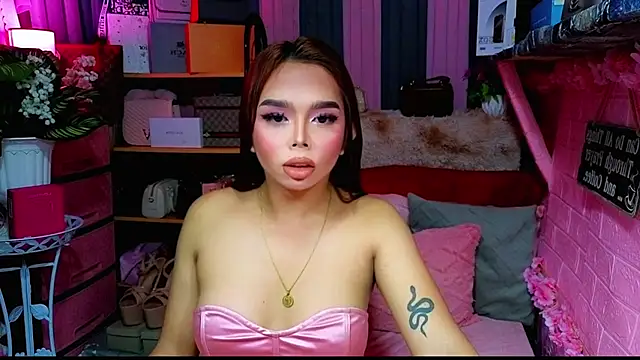 MoniqueCeleste online show from November 15, 2025, 2:54 pm