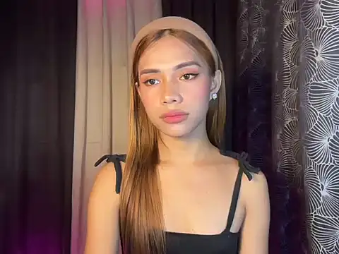 Lovelynikki03 online show from January 19, 2026, 4:22 pm