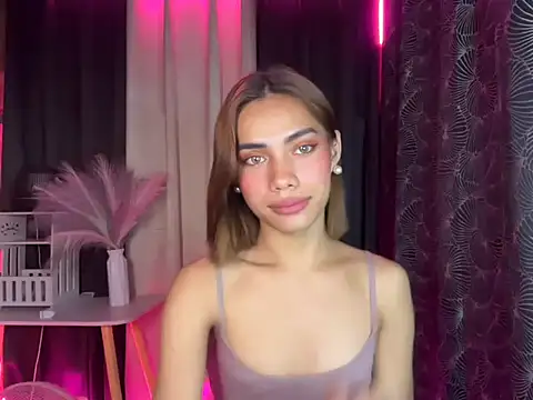 Lovelynikki03 online show from October 14, 2025, 6:30 pm