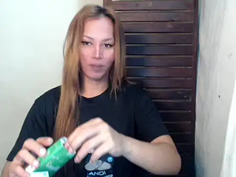 isabellabigcock06 online show from September 29, 2025, 1:28 pm