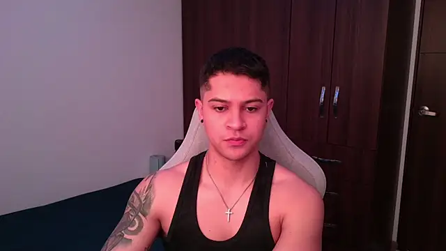 domsantiago  online show from October 15, 2025, 5:32 pm