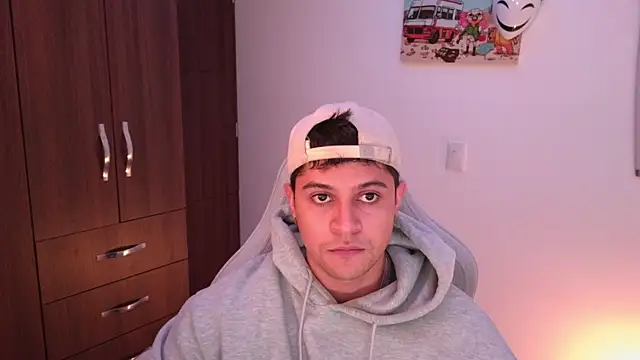 domsantiago  online show from November 9, 2025, 1:20 am