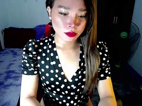 Snapshot of Urassiansweetcummer chatting on November 24, 2025, 2:11 am Urassiansweetcummer online show from November 24, 2025, 2:11 am