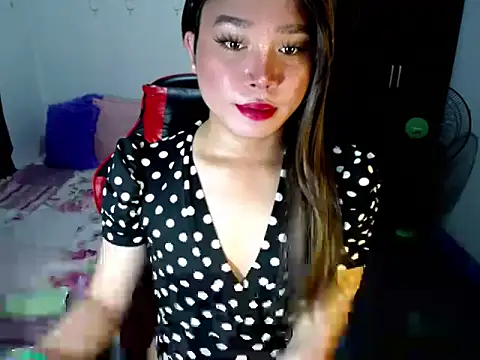 Snapshot of Urassiansweetcummer chatting on October 18, 2025, 2:35 am Urassiansweetcummer online show from October 18, 2025, 2:35 am