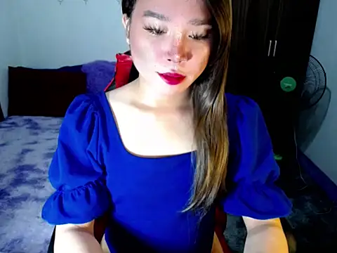 Snapshot of Urassiansweetcummer chatting on October 31, 2025, 12:29 am Urassiansweetcummer online show from October 31, 2025, 12:29 am