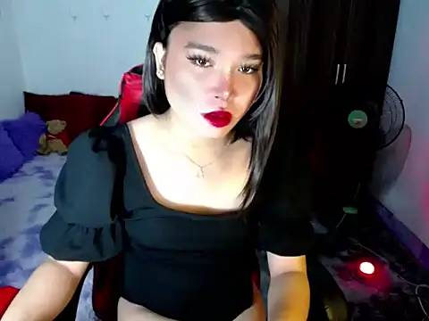 Snapshot of Urassiansweetcummer chatting on June 25, 2026, 2:09 am Urassiansweetcummer online show from June 25, 2026, 2:09 am