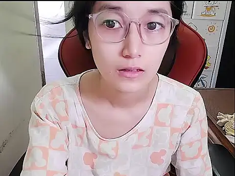 Snapshot of Shulee21 chatting on September 24, 2025, 1:02 am Shulee21 online show from September 24, 2025, 1:02 am