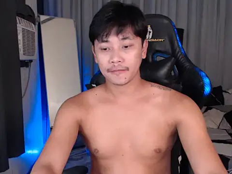 alexsuckable01 online show from May 26, 2026, 5:33 pm