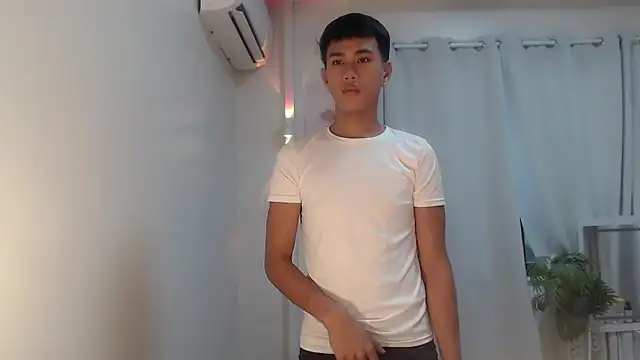 Snapshot of shokolet_2001 chatting on January 9, 2026, 6:42 am shokolet 2001 online show from January 9, 2026, 6:42 am