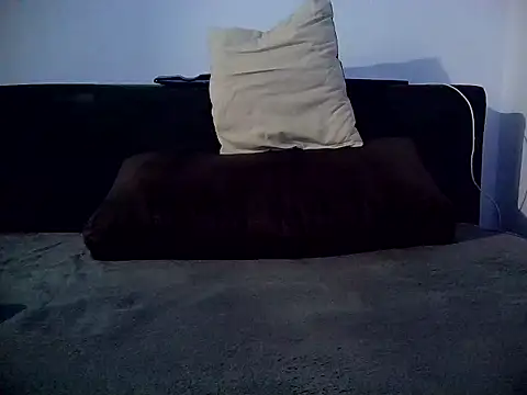 DaDDyLoVeSu83 online show from October 11, 2025, 8:32 pm