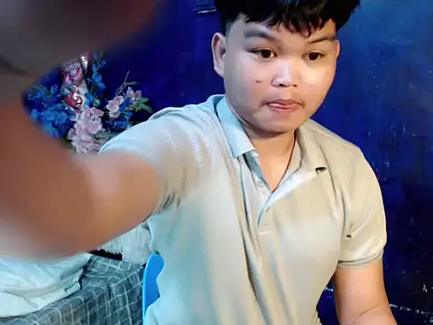 Snapshot of Reynelcock chatting on February 12, 2026, 4:40 pm Reynelcock online show from February 12, 2026, 4:40 pm