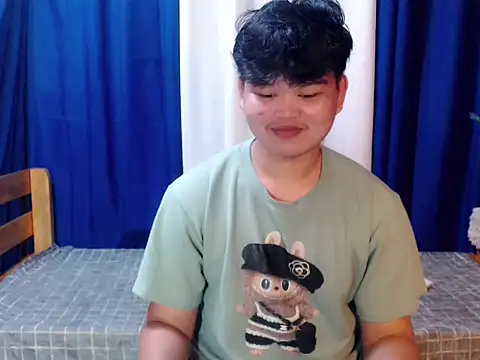 Snapshot of Reynelcock chatting on February 8, 2026, 5:10 pm Reynelcock online show from February 8, 2026, 5:10 pm