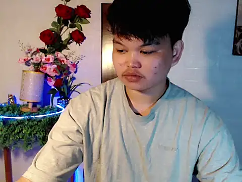 Reynelcock online show from June 7, 2026, 3:56 am