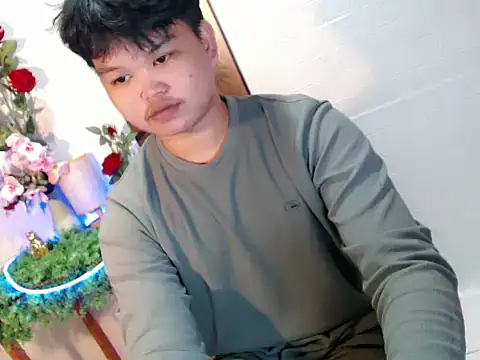 Reynelcock online show from June 19, 2026, 6:36 pm