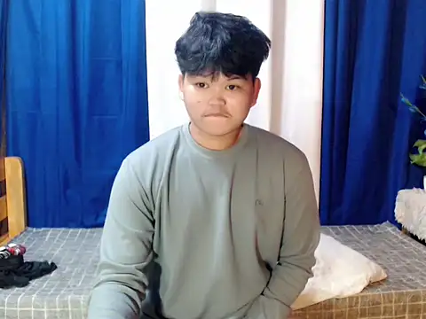 Snapshot of Reynelcock chatting on February 3, 2026, 5:29 pm Reynelcock online show from February 3, 2026, 5:29 pm