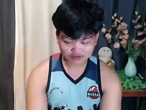 Reynelcock online show from April 6, 2026, 9:21 am